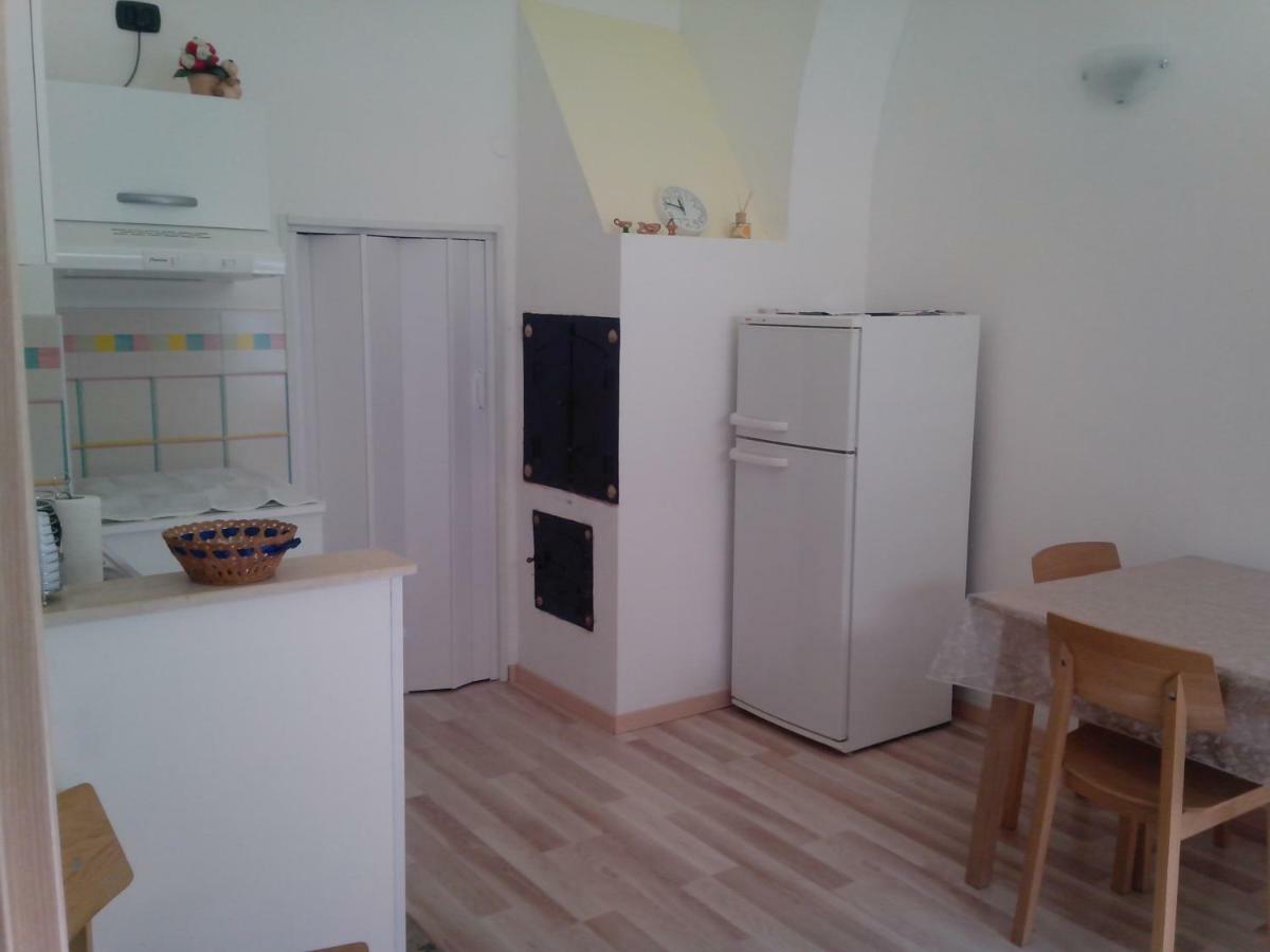 Happy Sunday Apartment Trani Exterior photo